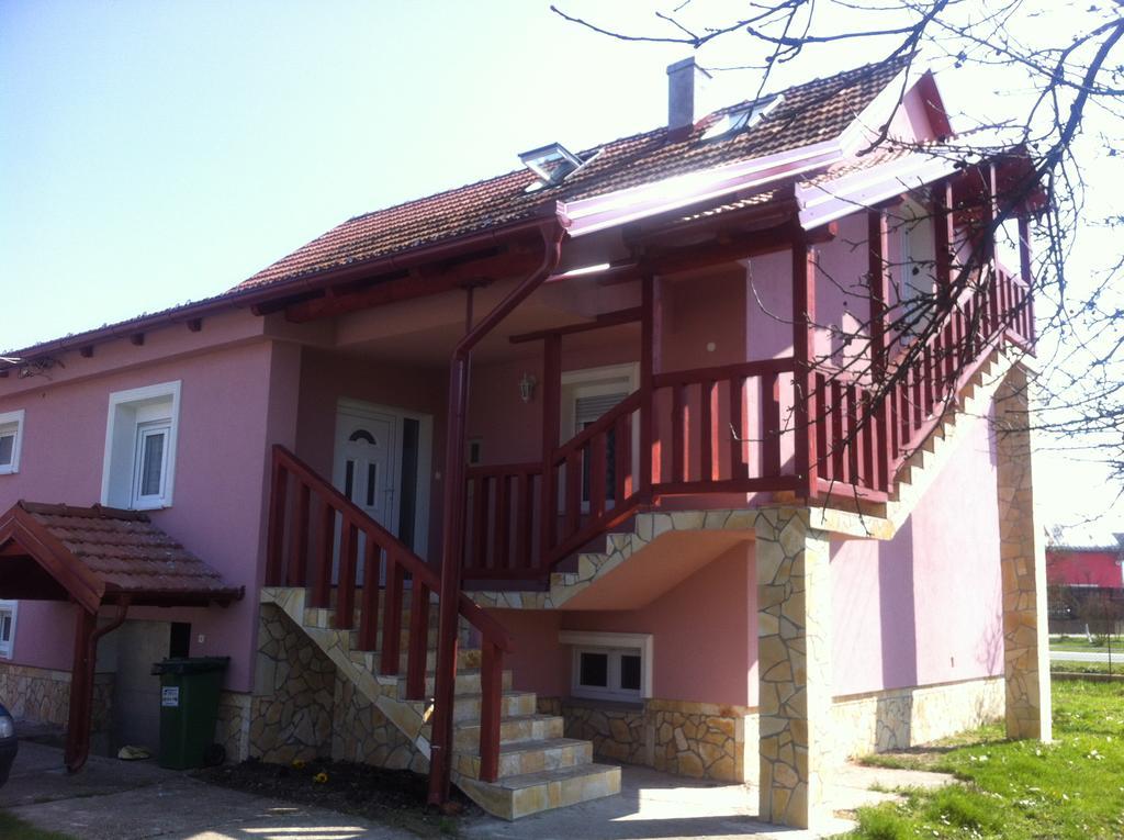 Apartman Anka Ratkovica Exterior foto