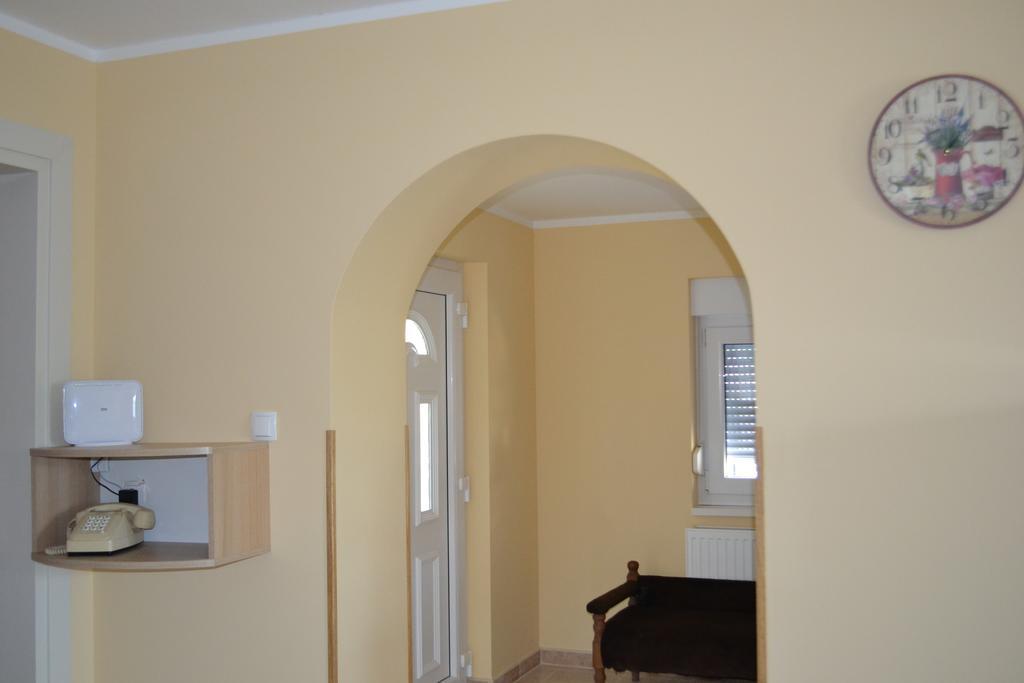 Apartman Anka Ratkovica Exterior foto